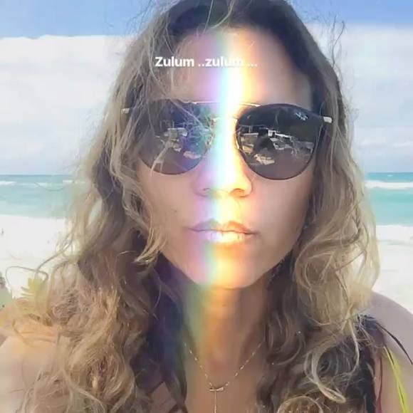 Meet your Posher, Claudia - Picture 1 of 1